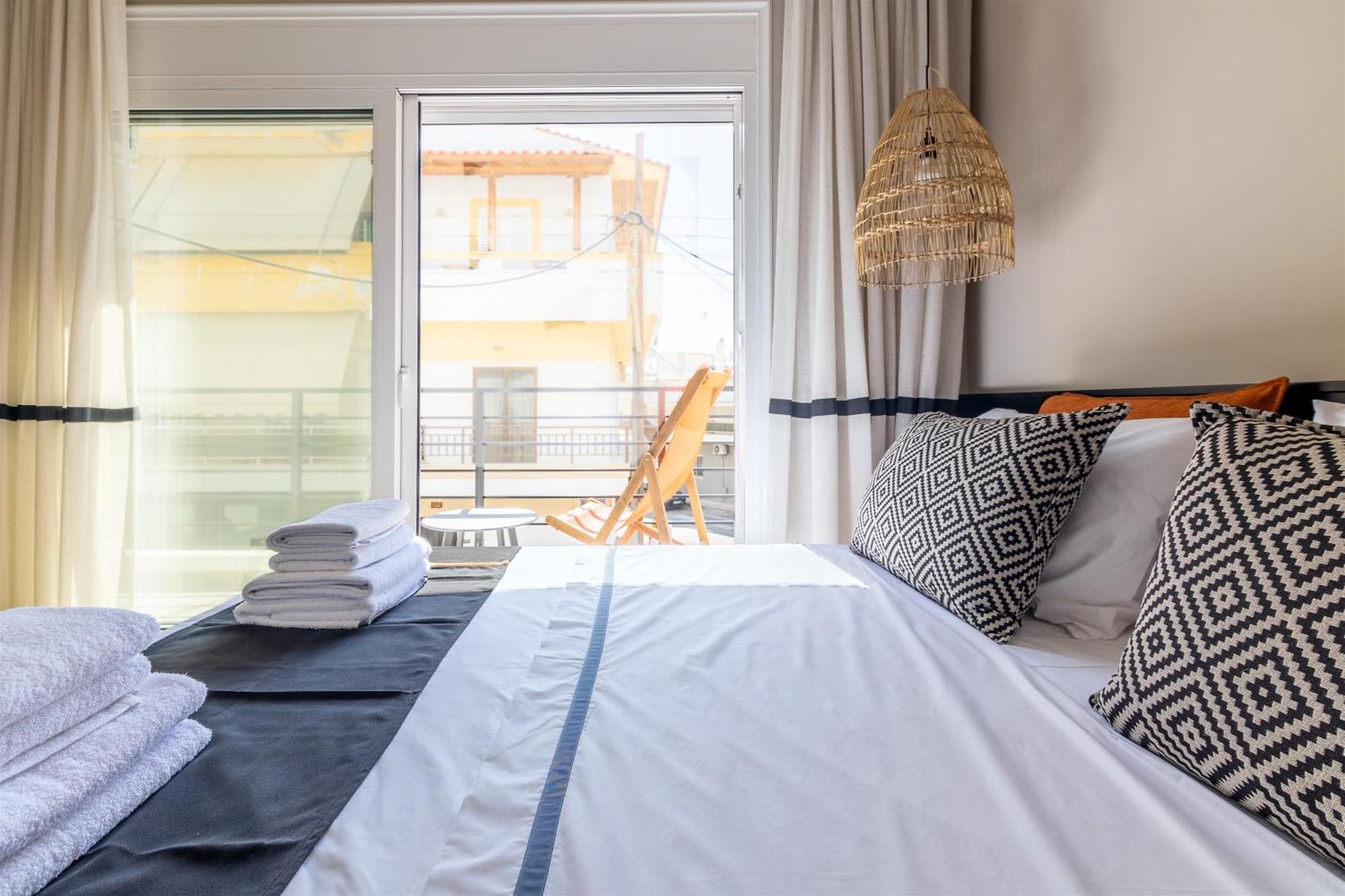Andrews Luxury Suites Near The Airport Heraklion Zewnętrze zdjęcie