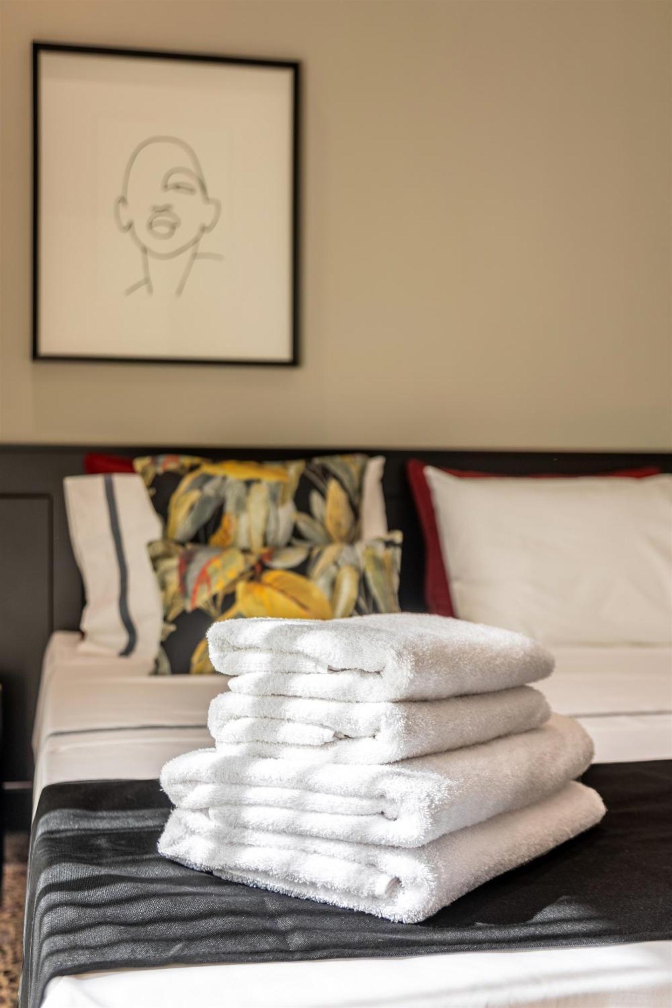 Andrews Luxury Suites Near The Airport Heraklion Zewnętrze zdjęcie