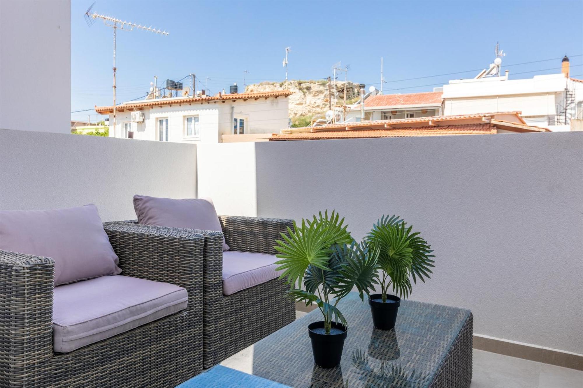 Andrews Luxury Suites Near The Airport Heraklion Zewnętrze zdjęcie