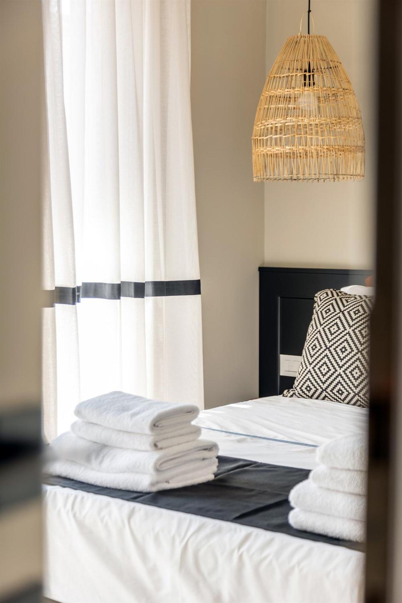 Andrews Luxury Suites Near The Airport Heraklion Zewnętrze zdjęcie