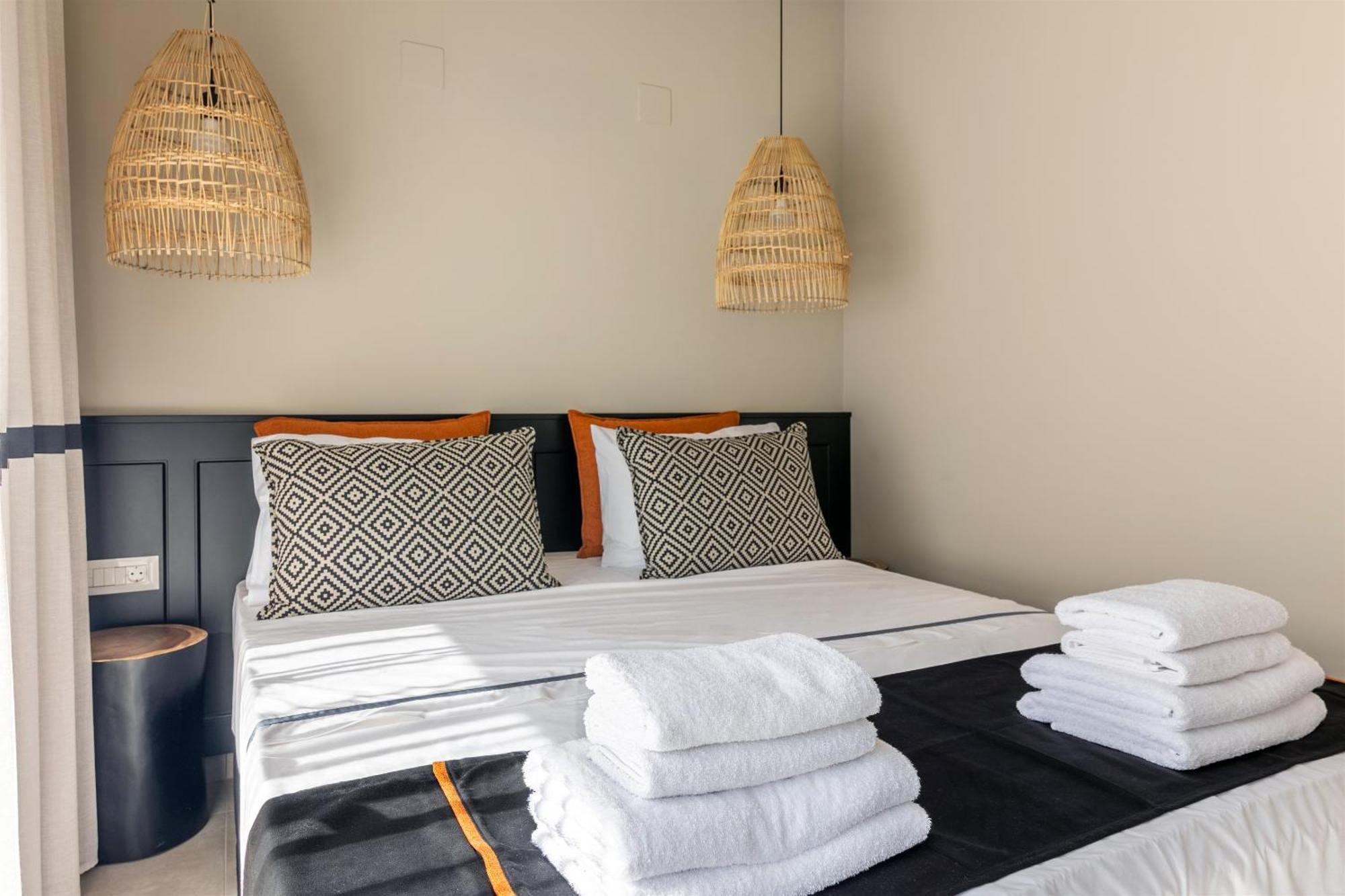 Andrews Luxury Suites Near The Airport Heraklion Zewnętrze zdjęcie